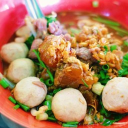 ก๋วยเตี๋ยวเนื้อน้ำใส พิเศษ