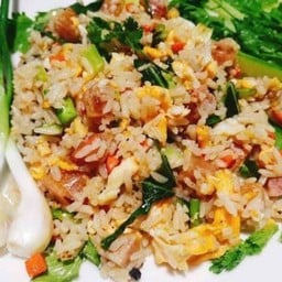 ข้าวผัดแหนม