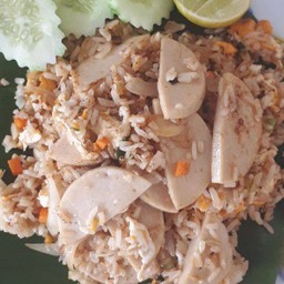 ข้าวผัดหมูยอ