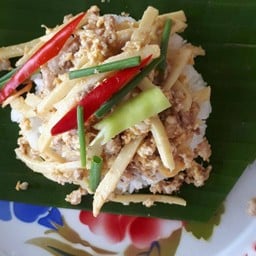 หน่อไม้หมูสับผัดไข่