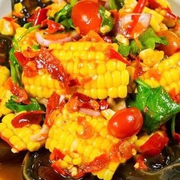 ยำข้าวโพดไข่เยี่ยวม้า