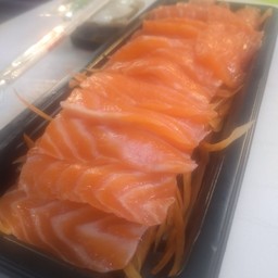 ชาชิมิแชลมอน