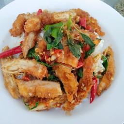 ข้าว กะเพราไก่กรอบ