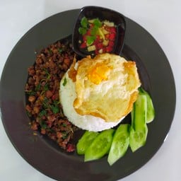 ข้าวกระเพราพ่นไฟ