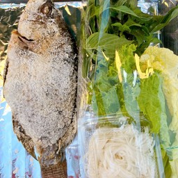 ปลานิลเผาเกลือ+ผักสด