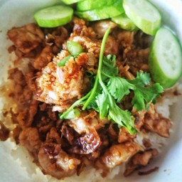 หมูกระเทียม