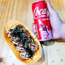 [อร่อยซ่ากับโค้ก] ทาโกะยากิ8ลูก+โค้กกระป๋อง