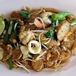 ผัดซีอิ้ว เส้นใหญ่ รวมมิตร