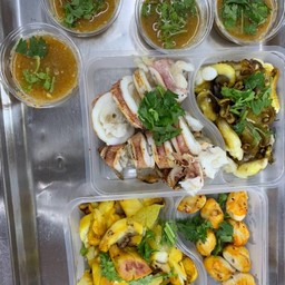 ย่างเสร็จทานกับน้ำจิ้มแซ่บสุดยอดเลยค่ะ