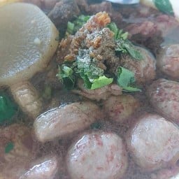 ก๋วยเตี๋ยว ลาวา หมู เนื้อ. ต้มยำ  กะเพรา