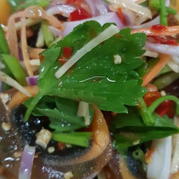 ยำไข่เยี่ยวม้า
