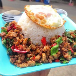 กะเพราแดกด่วนซอยวุฒราม13 -