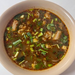 ต้มแซ่บเครื่องในเนื้อ