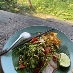 บ้านริมวัง