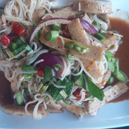 ยำขนมจีนหมูยอ