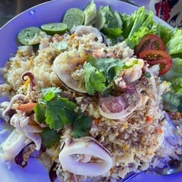 บ่อตกปลา บ้านเคียงเรือ