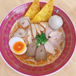 ก๋วยเตี๋ยวหมูต้มยำ รสเอก