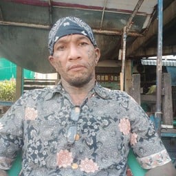 สลัดหน้าลาย บังดอน