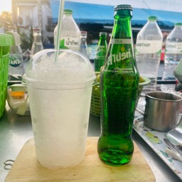 น้ำสไปรท์ +น้ำแข็ง (แก้วใหญ่)