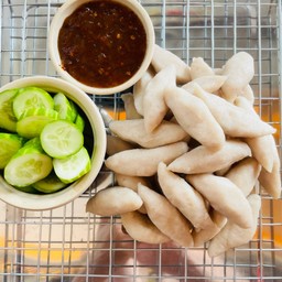 ลูกชิ้นปลารักบี้ 8 ชิ้น