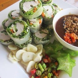 แหนมเนืองห่อสำเร็จ