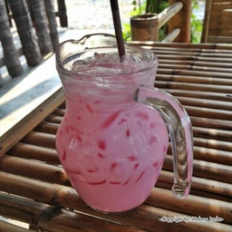 นมชมพูเย็น