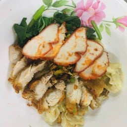 เกี๊ยวหมูแดง หมูกรอบ