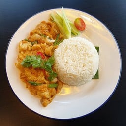 ข้าวปูก้อนผัดผงกะหรี่