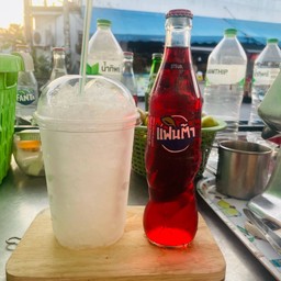 น้ำแดง +น้ำแข็ง (แก้วใหญ่)