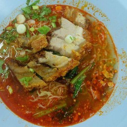 บะหมี่หมูกรอบต้มยำ