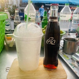 น้ำโค๊ก +น้ำแข็ง (แก้วใหญ่)