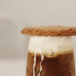 Almond Macchiato (T)