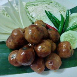 ไส้กรอกหมูพริกแกง