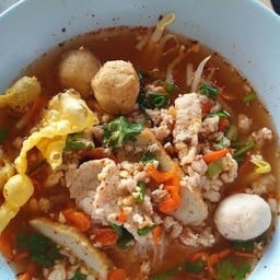 เจ๊เอ๋ ร้านอาหารตามสั่ง ก๋วยเตี๋ยวสูตรโบราณ เจ้าเก่าบ้านเลือก