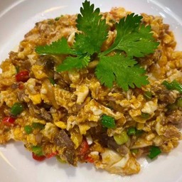 ปลากระป๋องผัดไข่ราดข้าว