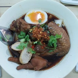 เตี๋ยวแหม่มแซ่บติดปาก