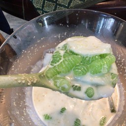 ครองแครงกะทิสด