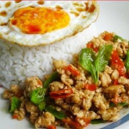 ข้าวกระเพราไก่