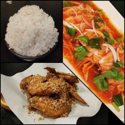 ยำแซลม่อน+ข้าวสวย+ปีกไก่ทอด 4 ชิ้น