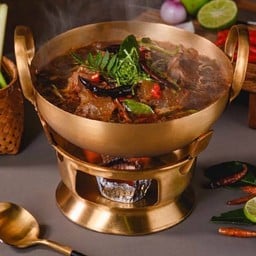 ต้มแซบเนื้อตุ๋น 5 สหาย(คั่วสมุนไพรให้หอม ตุ๋น 6 ชั่วโมงกับ เนื้อน่องลาย,เนื้อชายโครง,เนื้อสันคอ,เอ็นแก้ว และแก้มวัว)