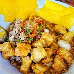 A4 เตี๋ยวยำกากหมู