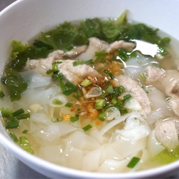 ก๋วยเตี๋ยวน้ำหมูมะนาวดอง