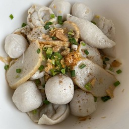 เส้นปลาน้ำใส