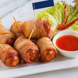 ไส้กรอกพันเบคอน