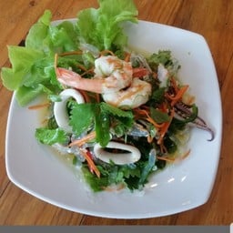 ยำสาหร่ายญี่ปุ่นเส้นแก้ว