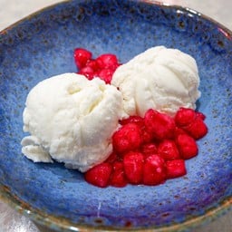 ไอติมกะทิทับทิมกรอบ