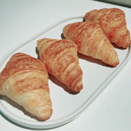 มินิครัวซองค์เนยสด 4 ชิ้น