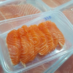แซลมอนซาซิมิ  150 กรัม