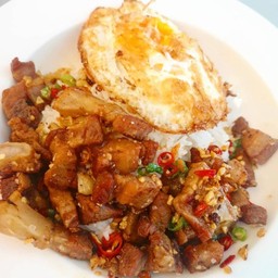 ข้าวหมูคั่วพริกเกลือ