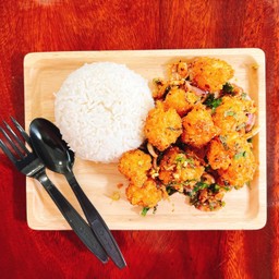 ข้าว ยำหมึกตาราง แซ่บจี๊ด